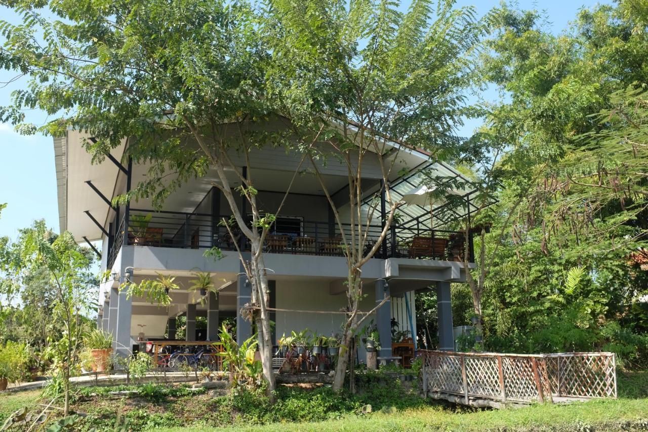 Apartamento Rai Boonsom Phrao Exterior foto