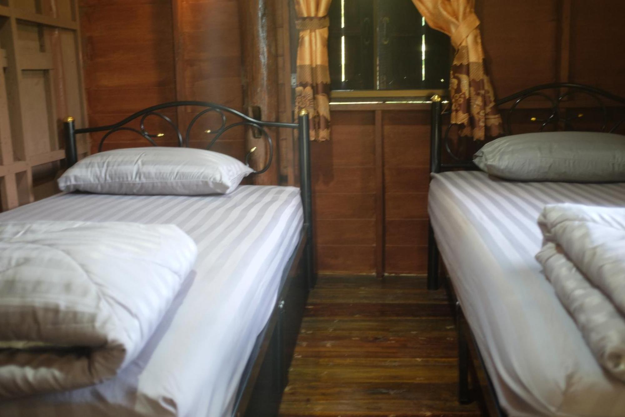 Apartamento Rai Boonsom Phrao Habitación foto