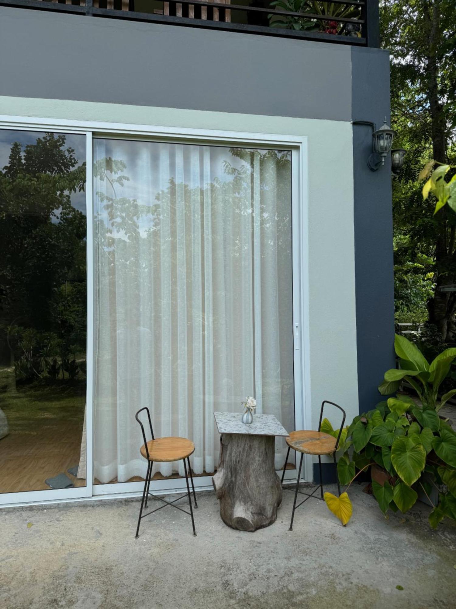 Apartamento Rai Boonsom Phrao Exterior foto