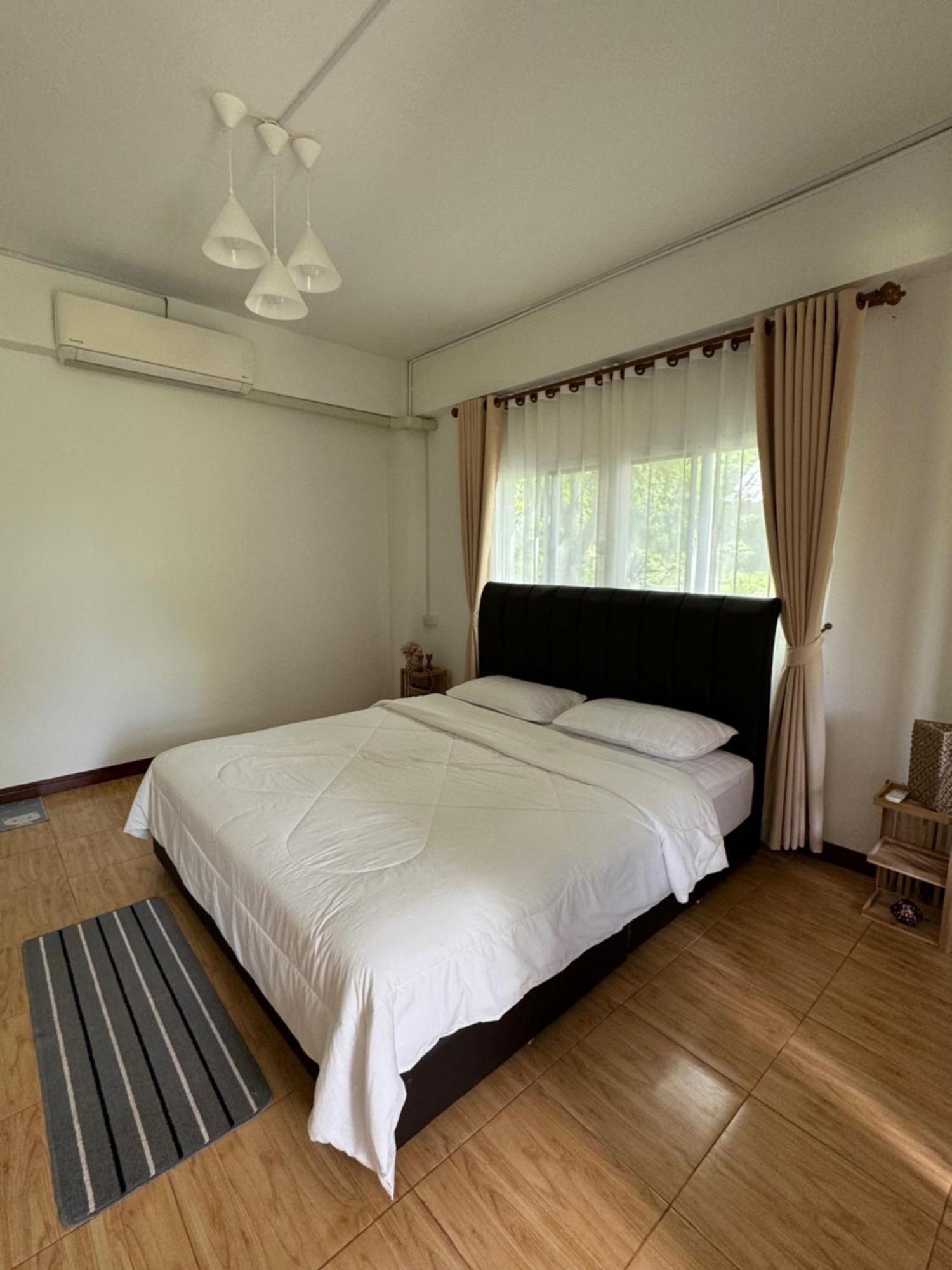 Apartamento Rai Boonsom Phrao Exterior foto
