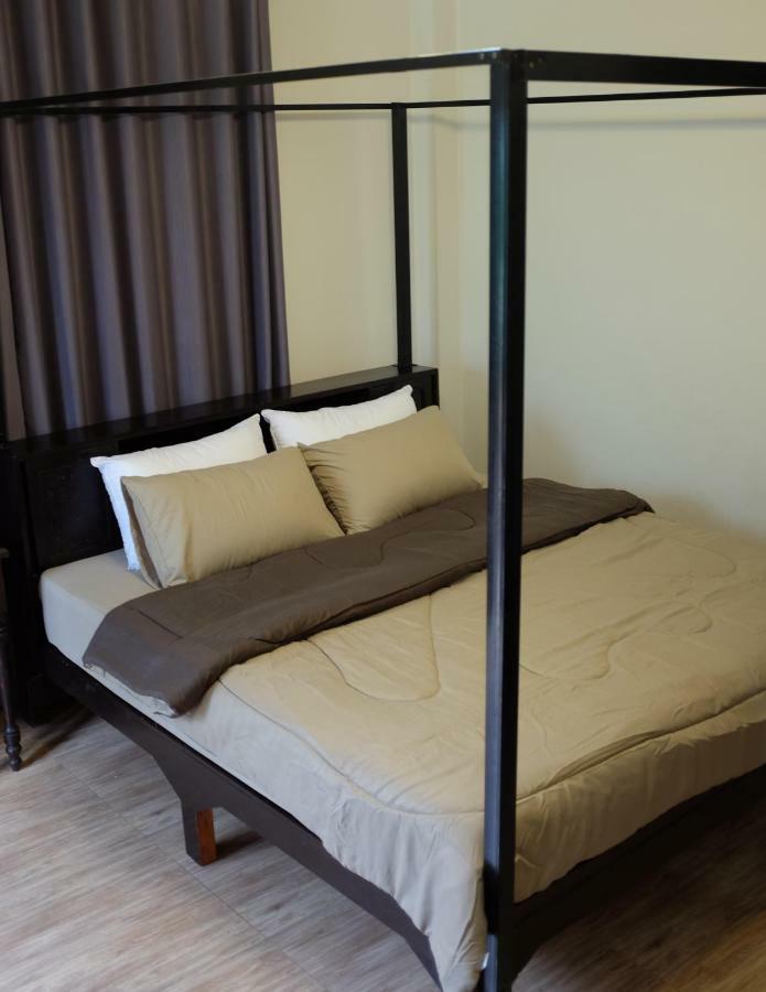 Apartamento Rai Boonsom Phrao Habitación foto