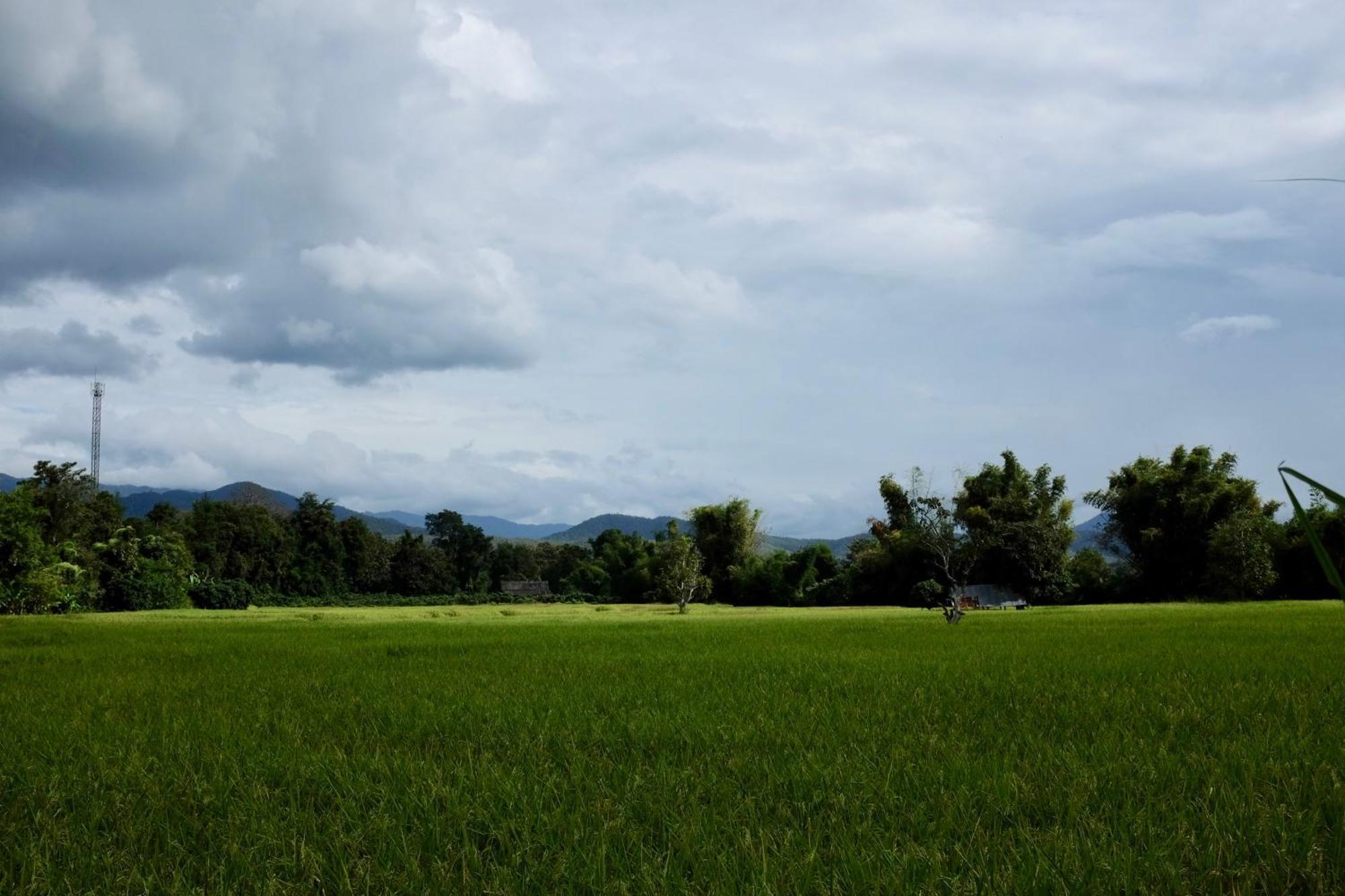 Apartamento Rai Boonsom Phrao Exterior foto