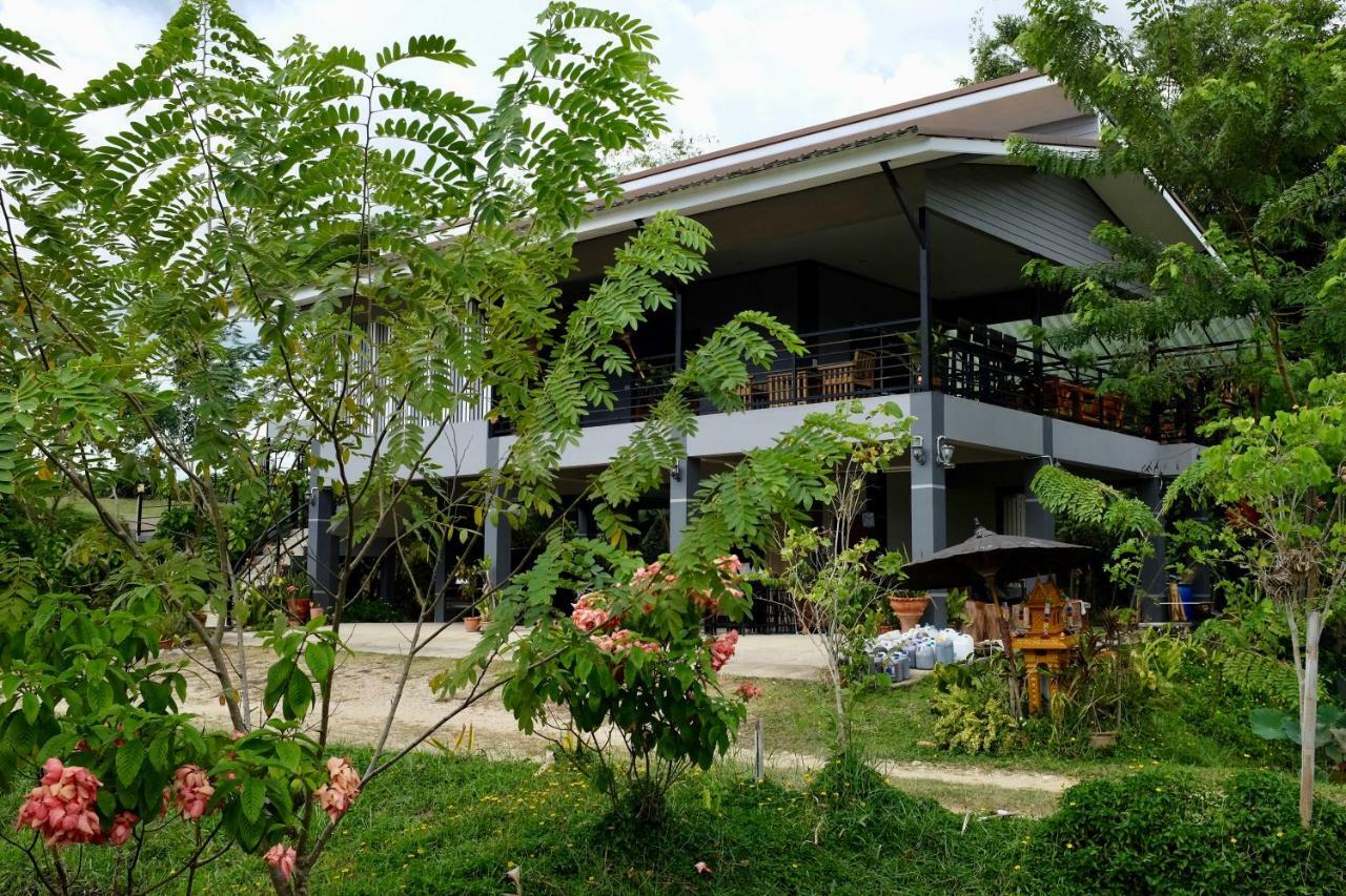 Apartamento Rai Boonsom Phrao Exterior foto